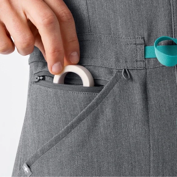 FIGS Rafaela Cargo FIONx ScrubJumpsuit In Graphite Women’s Scrubs Size XXS - Picture 5 of 16